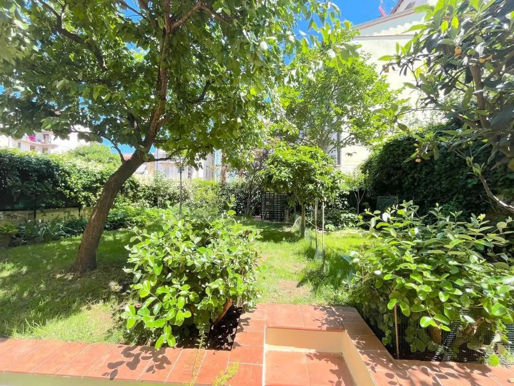 Aed - Luxury Flat with Private Garden in Florence