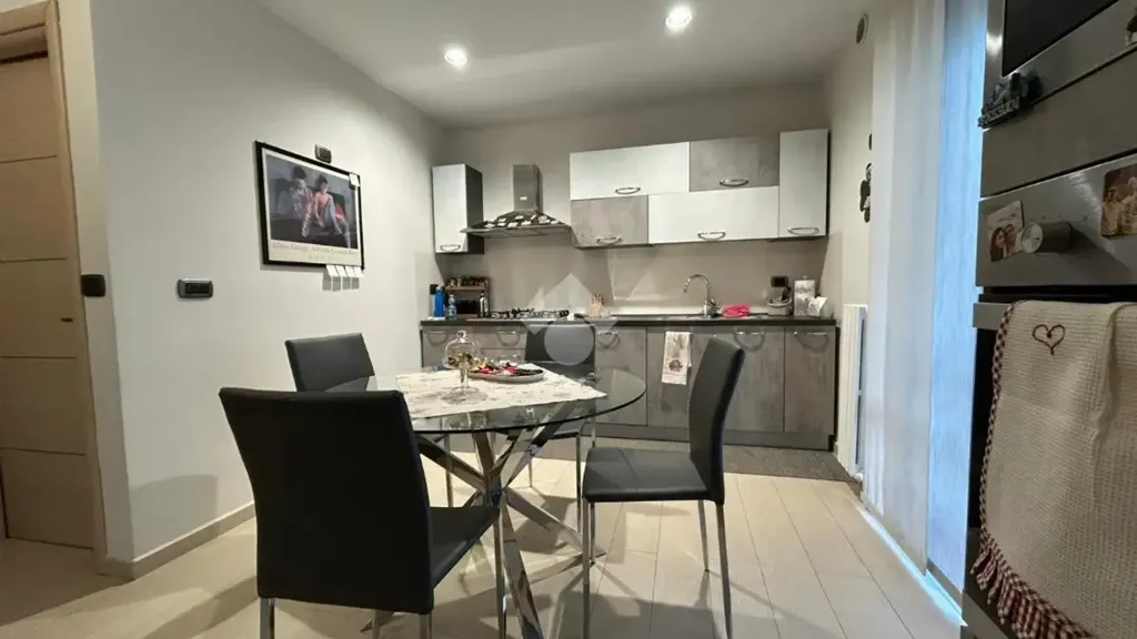 Sala da pranzo - South-Facing Apartment with Balcony in Cosenza