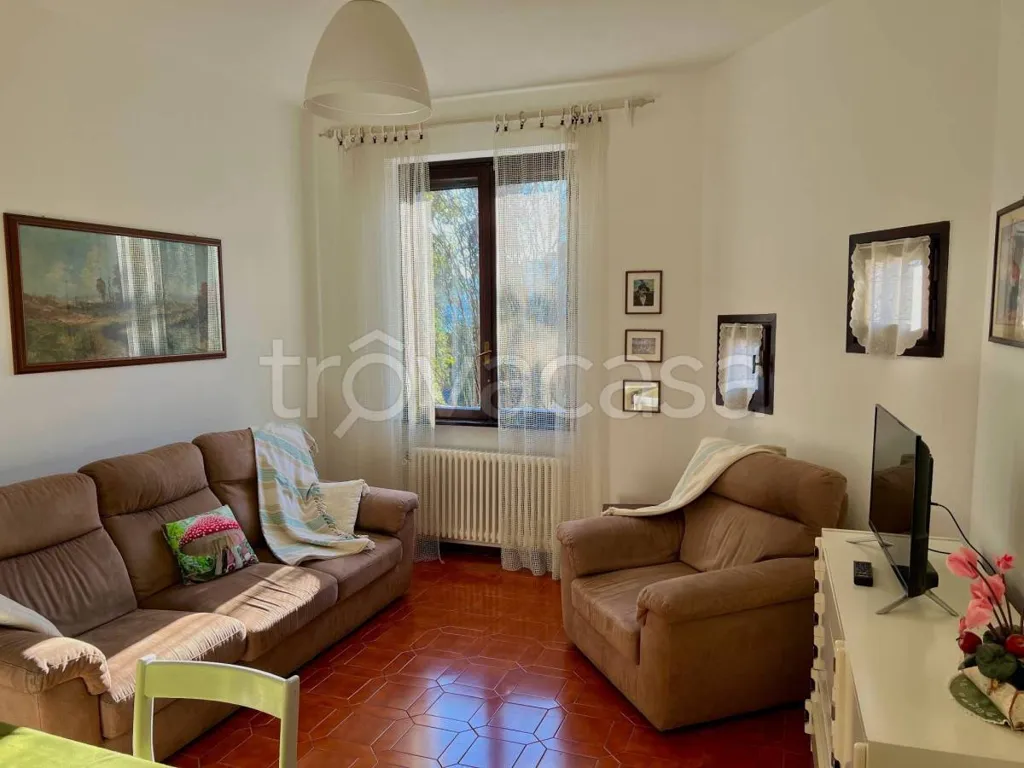 Séjour - Lakefront Apartment with Balcony in Meina