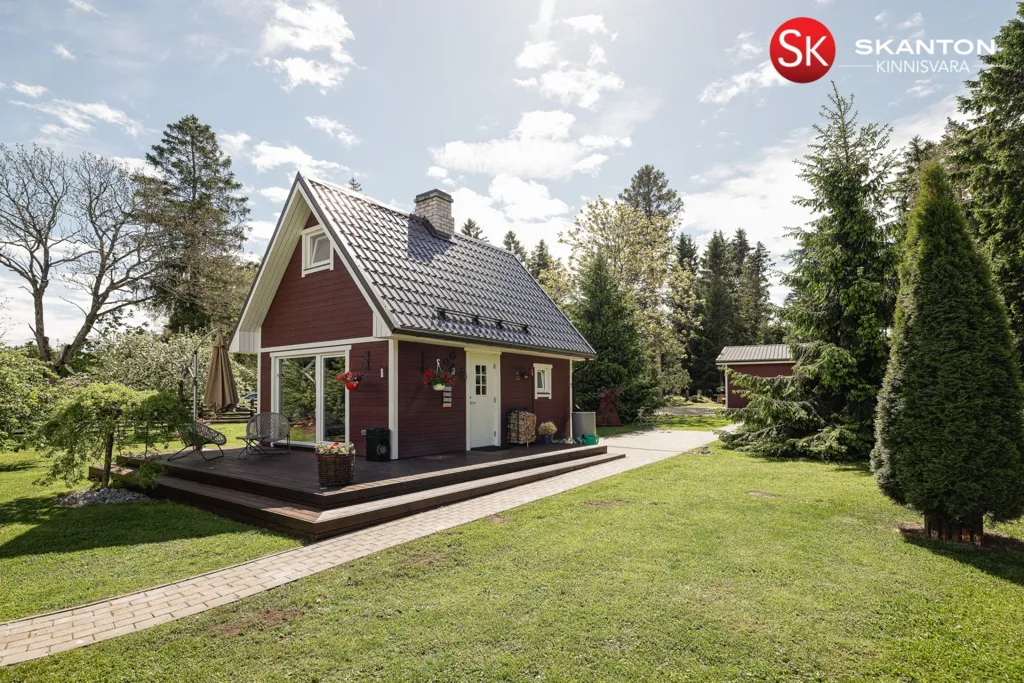 Exterior - Log House with Balcony in Veskiküla