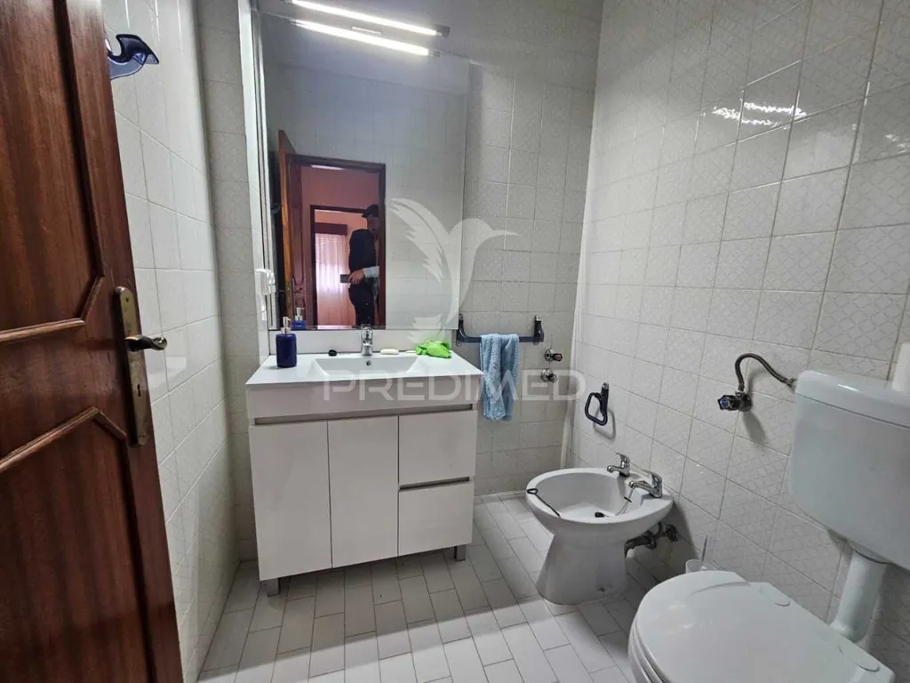 Salles de bain - T3 Apartment with Balconies in Rio Tinto