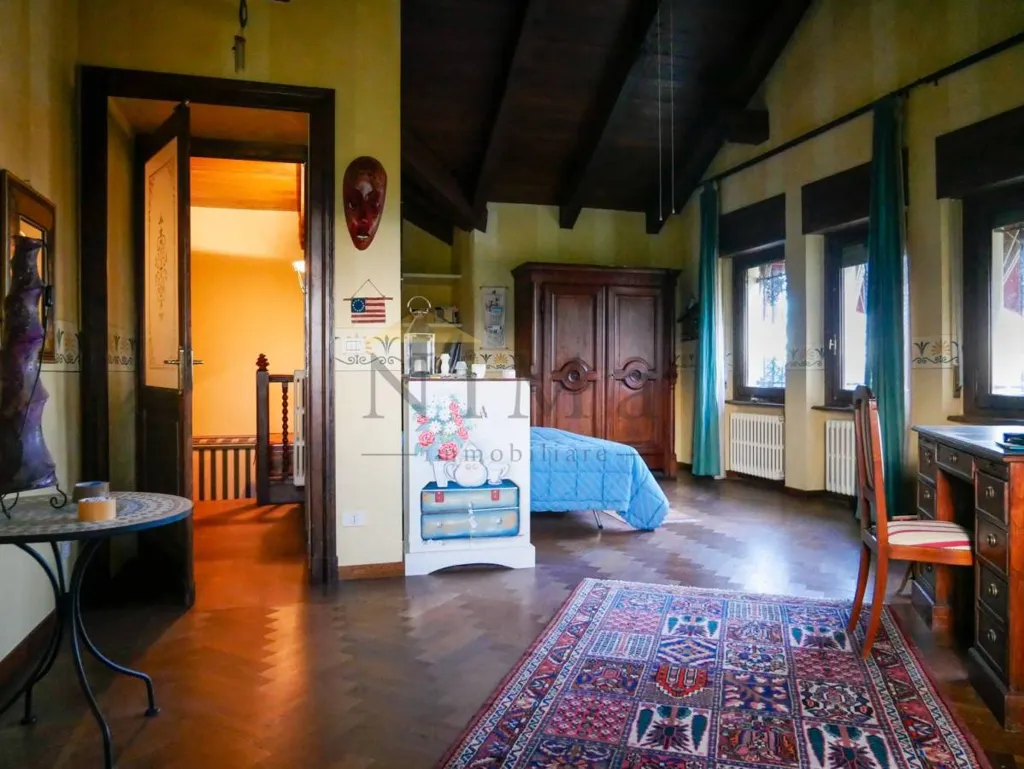 Bureau - Liberty Villa with Park in Saluzzo