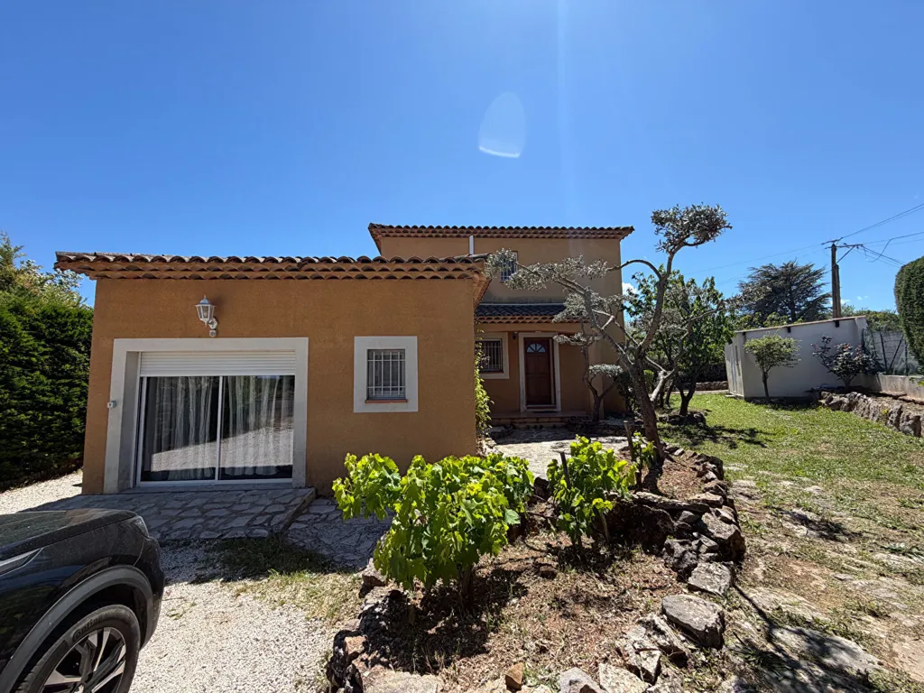 Exterior - House with Studio and Garden View in St Maximin