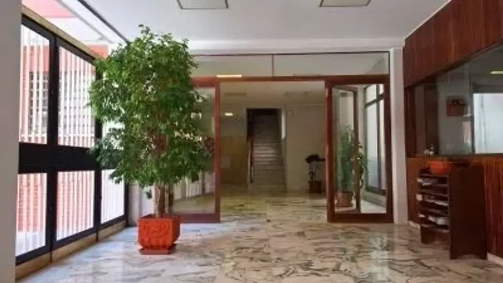 hallway_entrance