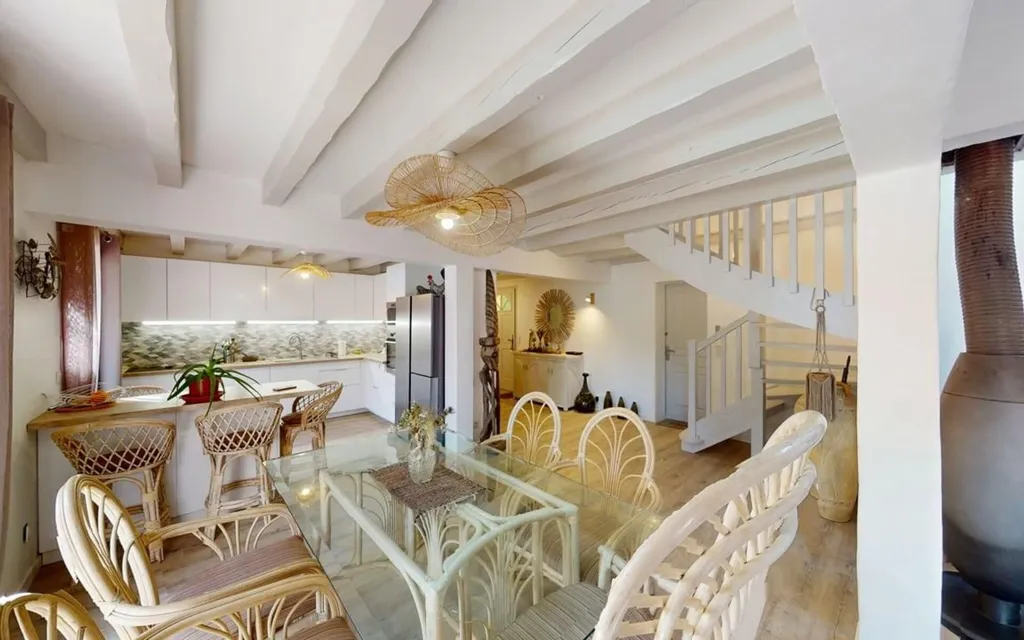 Söögituba - Renovated Villa with Pool in Saubion