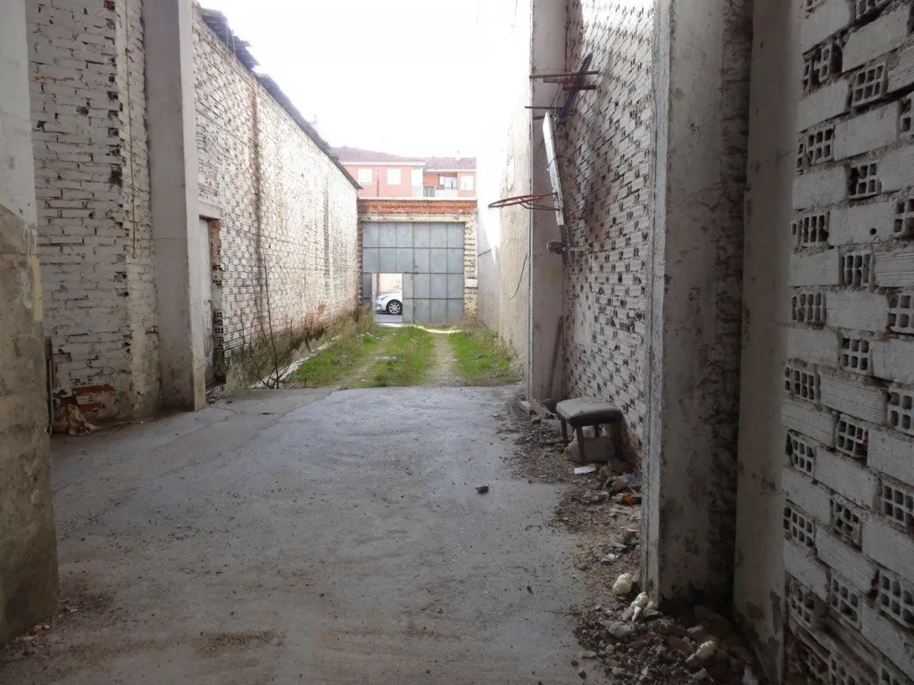 Aed - Commercial Premises for Conversion in Zamora