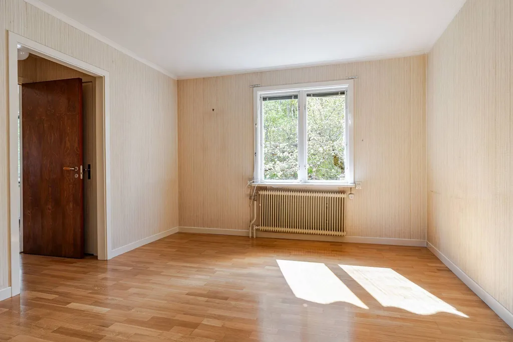 Toad - Charming Villa with Garden in Överum