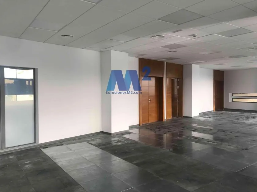 Ingresso - Representative Building with Office Space in Soto de la Moraleja