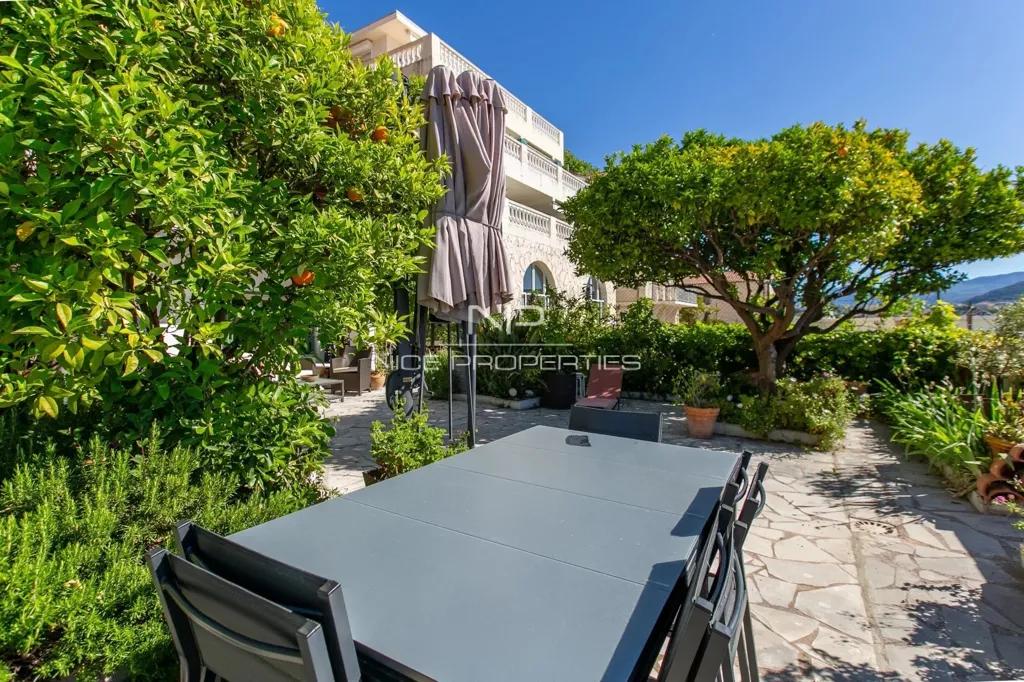 Terrasse - Maison de Luxe avec Piscine à Nice, Centre-Ville