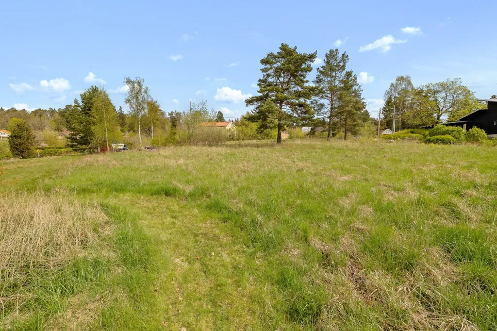 Aed - Waterfront Plot with Development Potential in Åkersberga