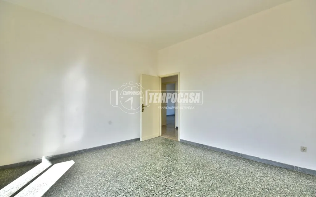 Spacious Apartment with Balconies in Osimo