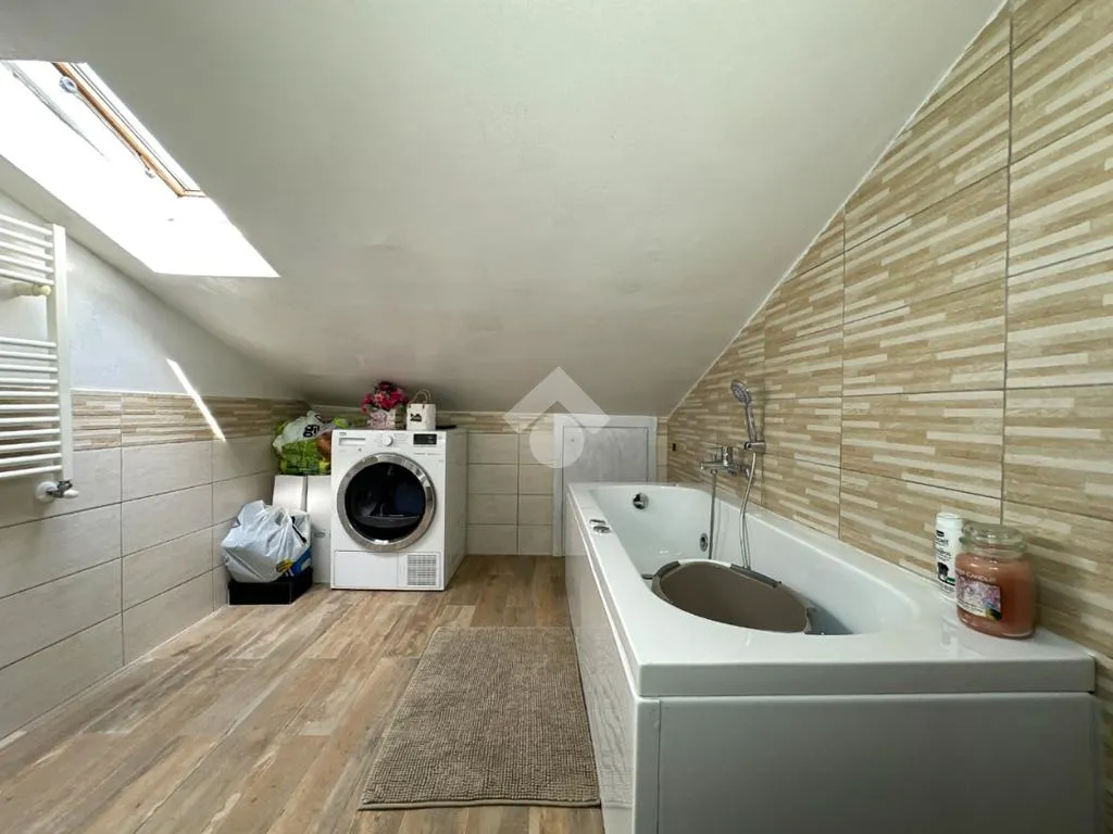 Salles de bain - 4-Room Apartment with Balcony in Monte Compatri