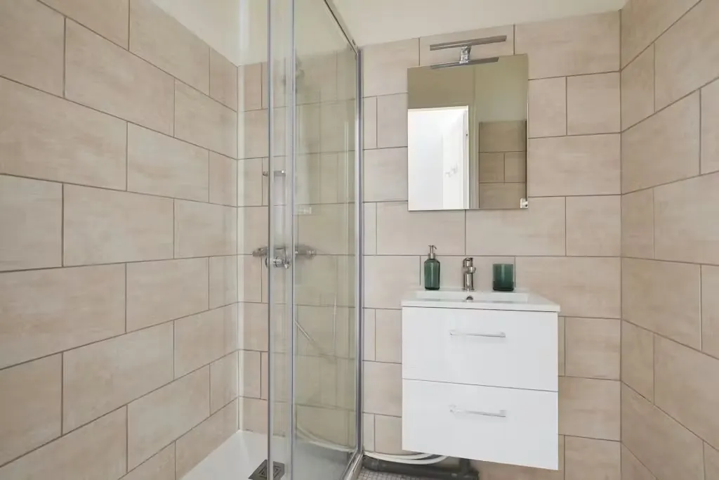 Salles de bain - Furnished Flat with Internet in Paris