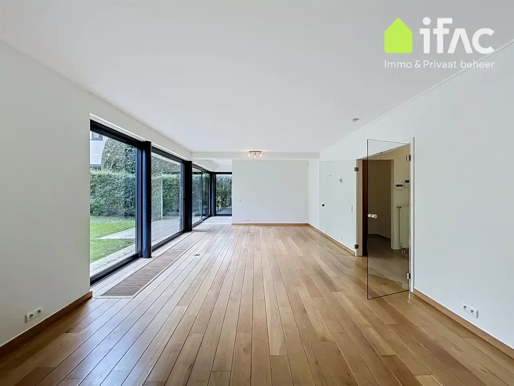 Séjour - Appartement de Plain-Pied avec Jardin Privé à Ukkel
