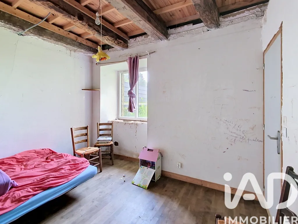 Chambres - Maison à Rénover avec Jardin à Bazouges-la-Pérouse