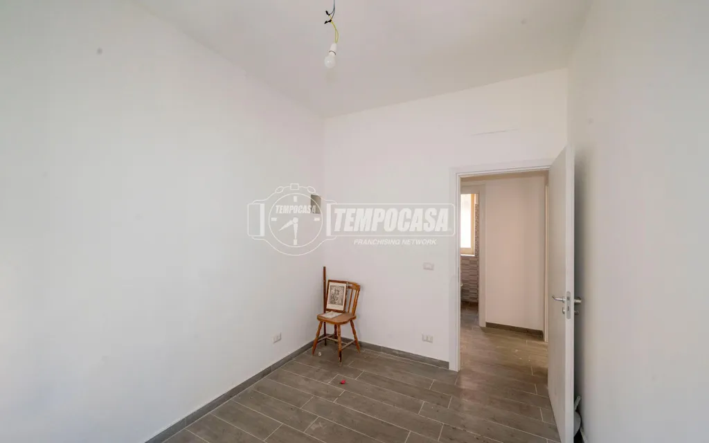 Pièces - Trilocale with Balcony in Messina