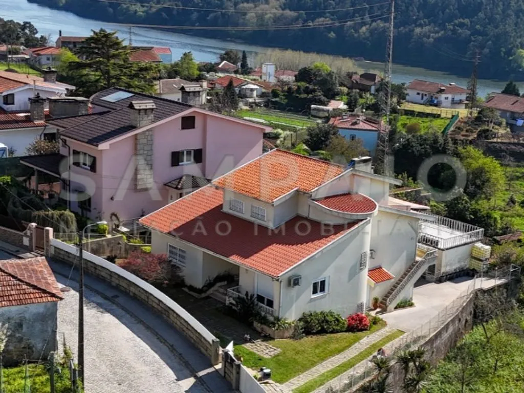 Õhuvaade - Luxury House with River View in Gondomar