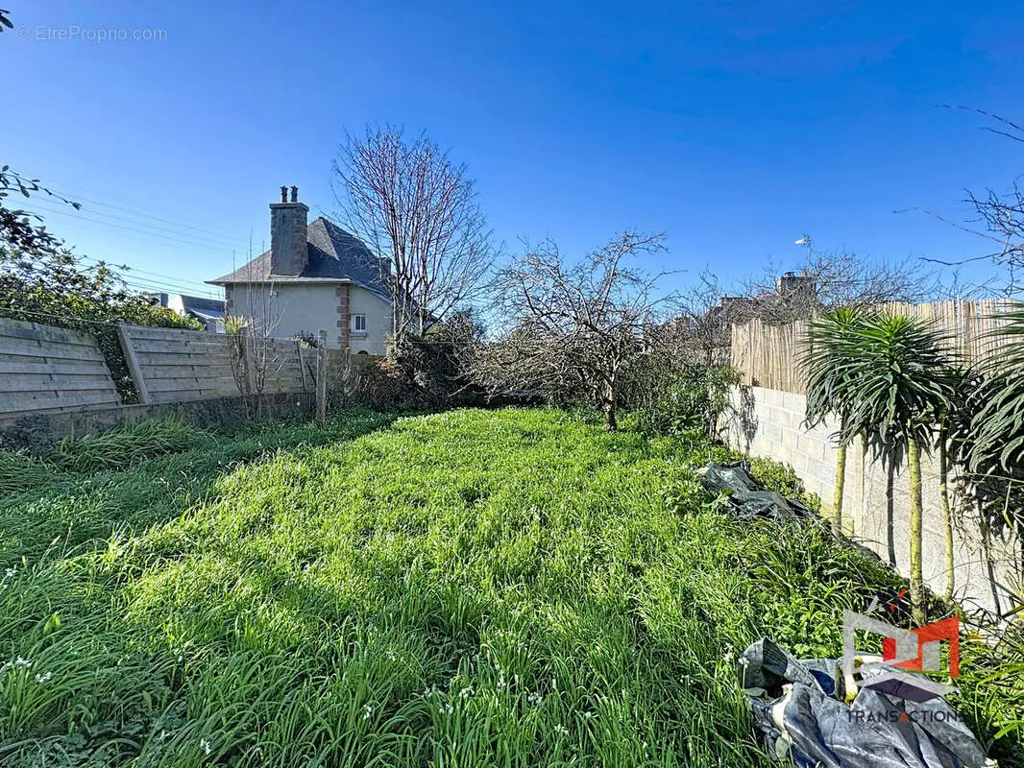 Aed - House with Garden near Perros-Guirec Centre