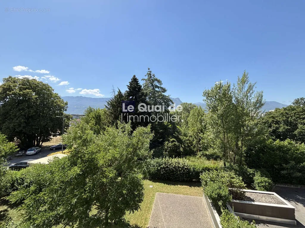 Garden - T3 Apartment with Terrace in Echirolles