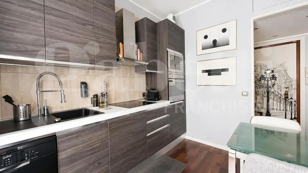 Kitchen - Ristrutturato Bilocale with Balcony in Milan