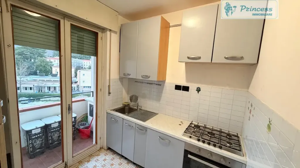 Cuisine - Quadrilocale with Balcony and Terrace in Schio