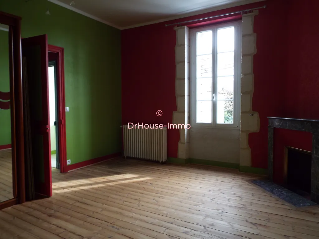 Pièces - Maison Ancienne Rénovée avec Terrasse à Cognac