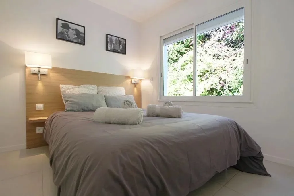 Chambres - Villa Luxueuse avec Piscine à Cannes