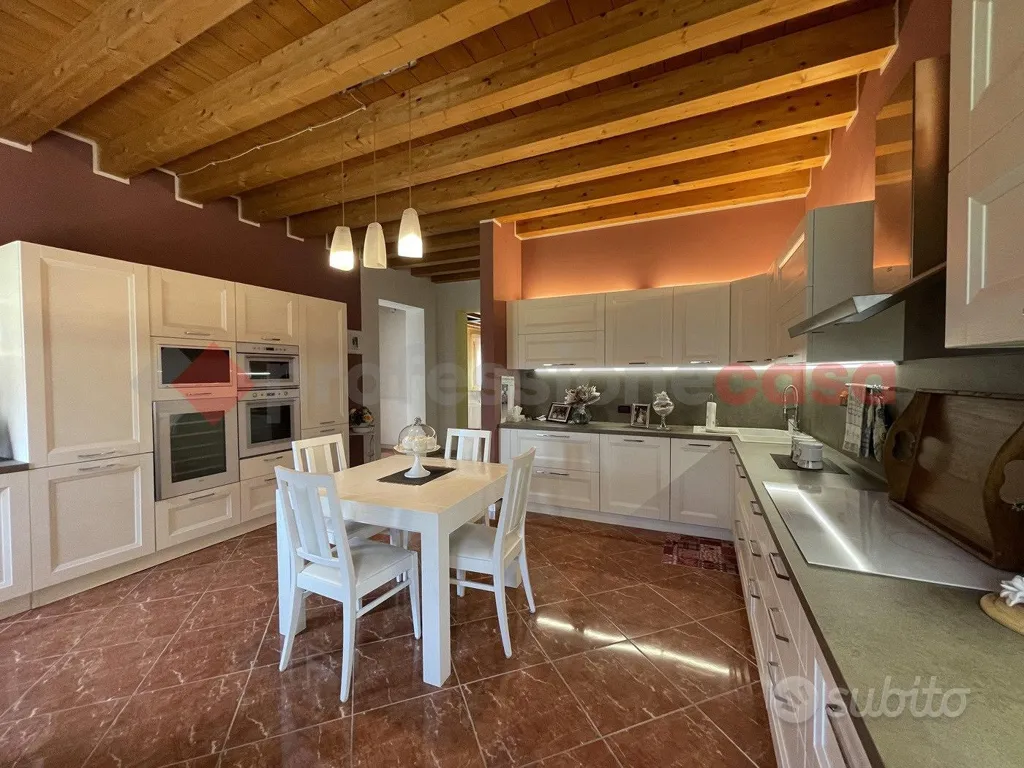 Kitchen - Independent House with Private Garden in Minerbe