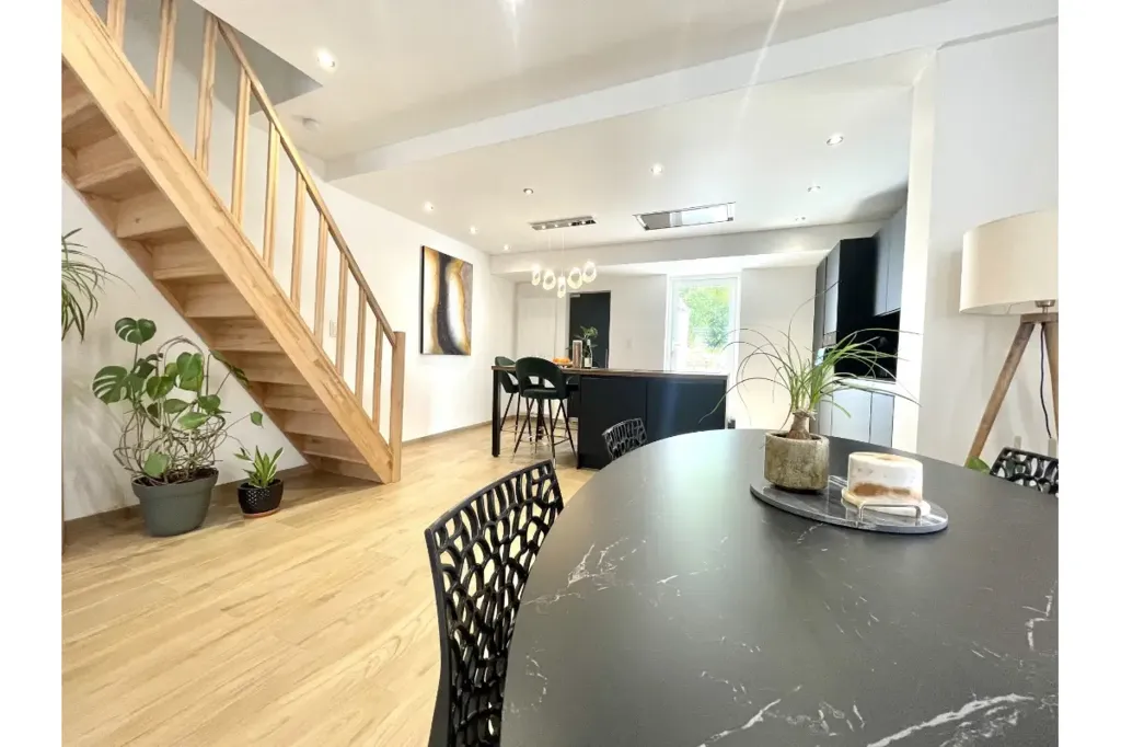 Salle à manger - Appartement à Mont-sur-Marchienne, Charleroi