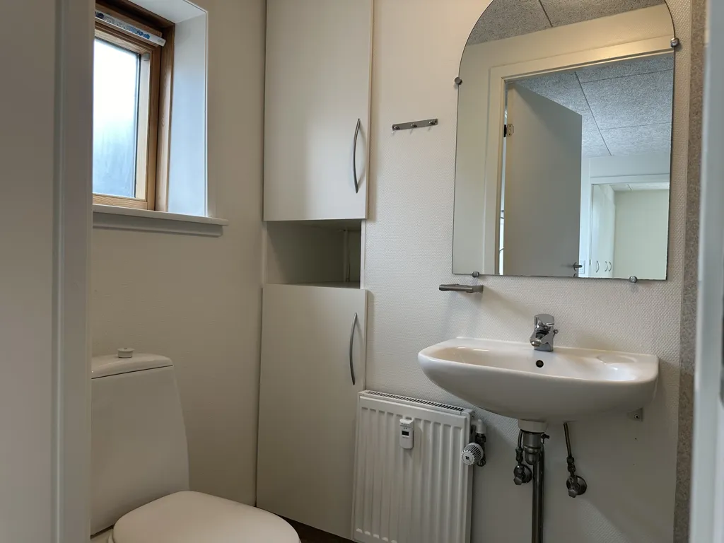 Salles de bain - 3-Bedroom Flat with Parking on Resenvej, Skive