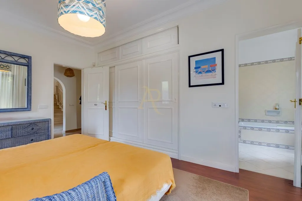 Chambres - Luxury Villa with Golf Access in Alvor