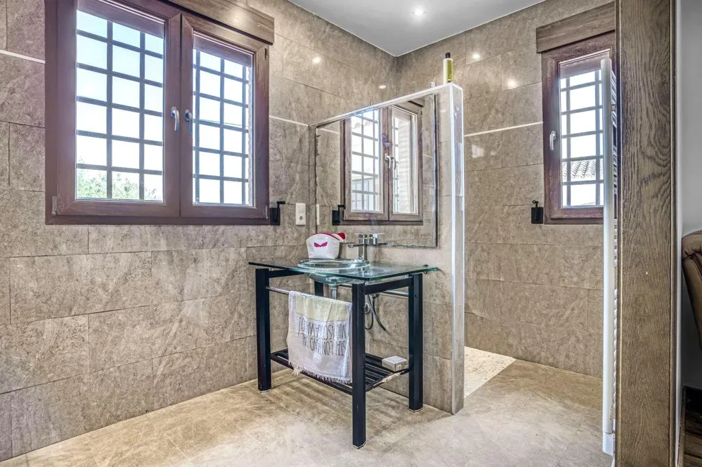Salles de bain - Villa with Pool in Camì Paterna-Lloma del Calderer