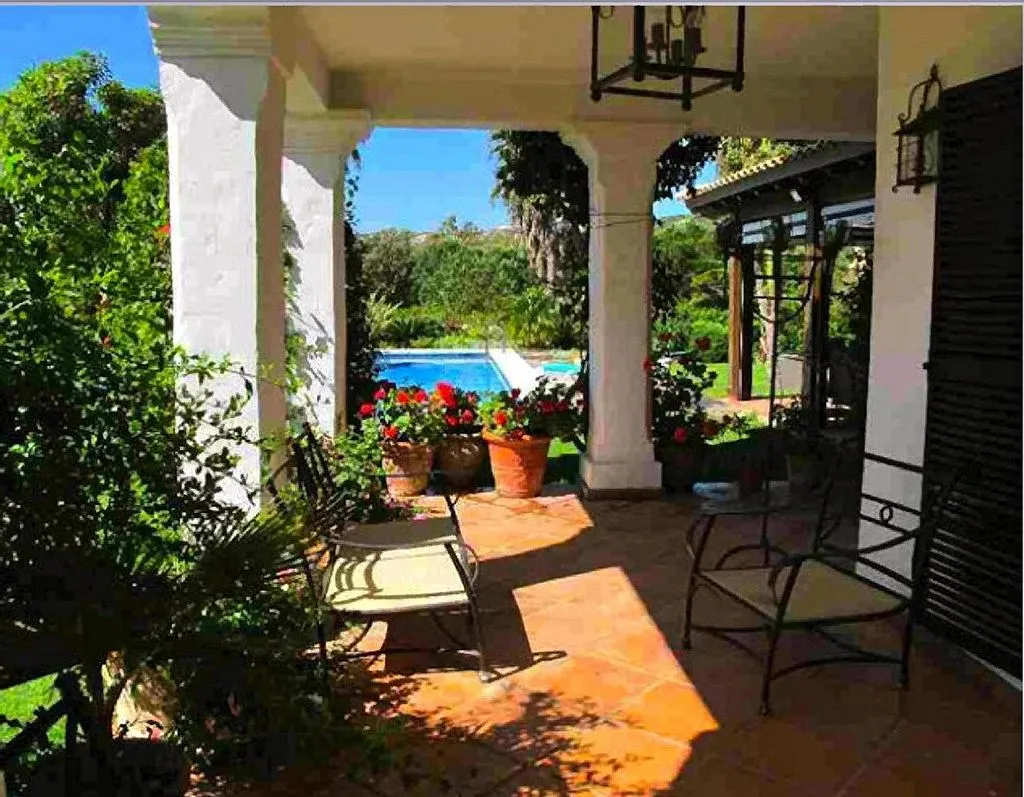 Terrass - Charming Villa with Pool in Sotogrande Alto
