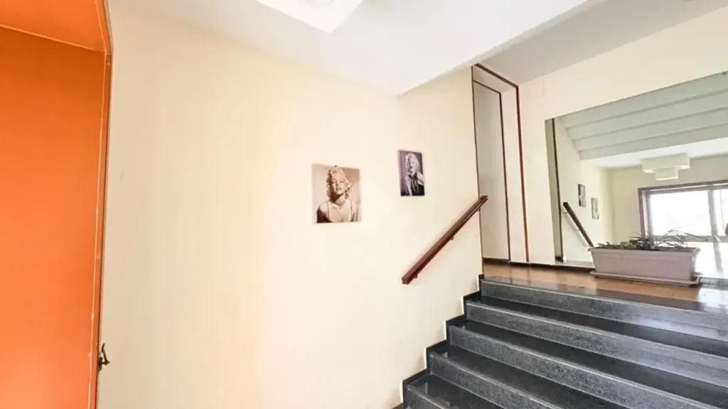 Pièces - 4-Bedroom Apartment with Balcony in Palermo