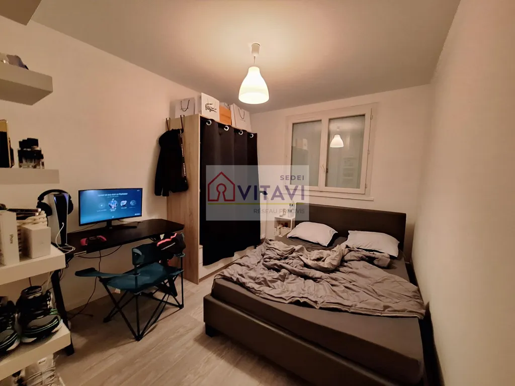 Magamistoad - 3-Bed Apartment with Balcony in Creil
