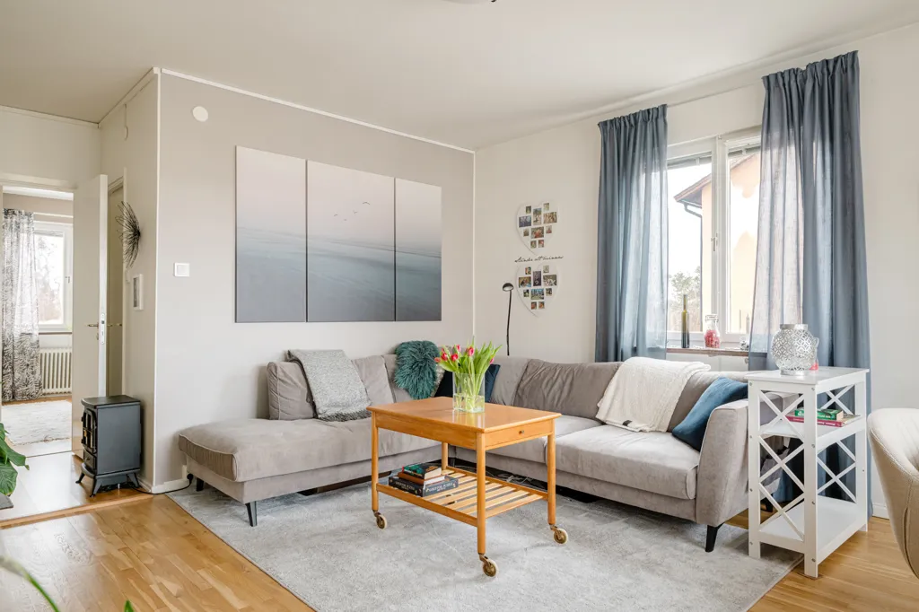 Elutuba - Apartment with West-Facing Balcony in Gubbängen