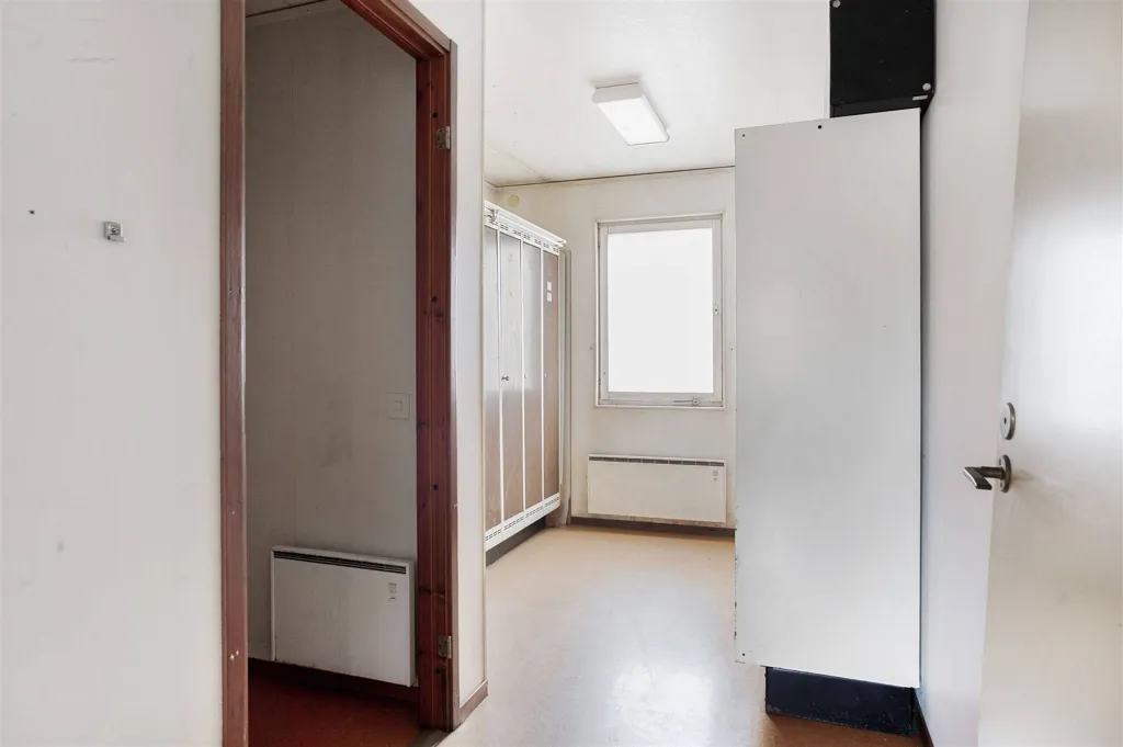 Entrée - Multi-Functional Property with Parking in Stöde
