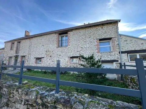 Maison 9 pièces à Arnac la poste