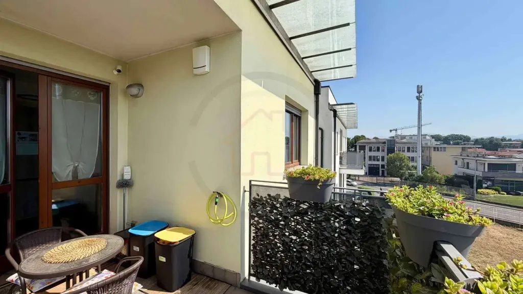Rõdu - Luxury Triplex with Terraces in Mariano Comense