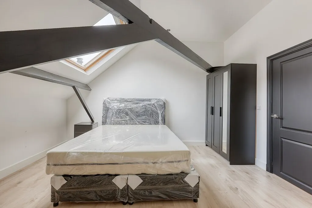 Chambres - Modernised Apartment with Private Parking in The Hague Centre
