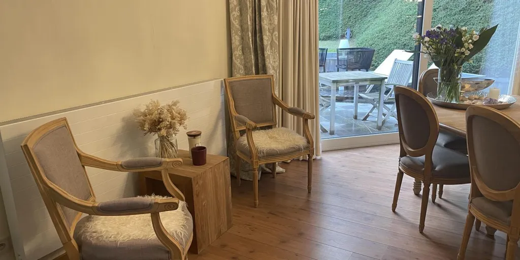 Salle à manger - Villa Rénovée en Plein Air à Aarschot