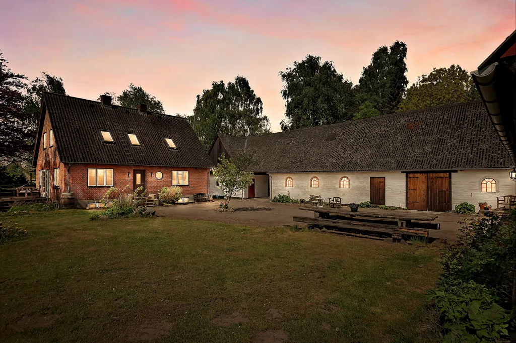 Exterior - Villa with Extensive Grounds in Tessebølle