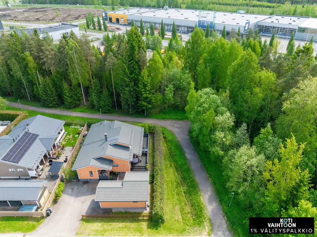 Õhuvaade - Architect-Designed House with Sauna in Tuusula