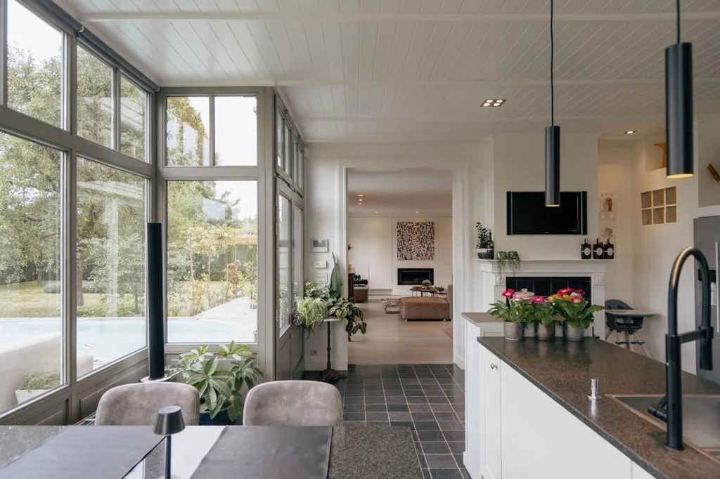 Cuisine - Maison Art Déco avec Piscine à Waregem