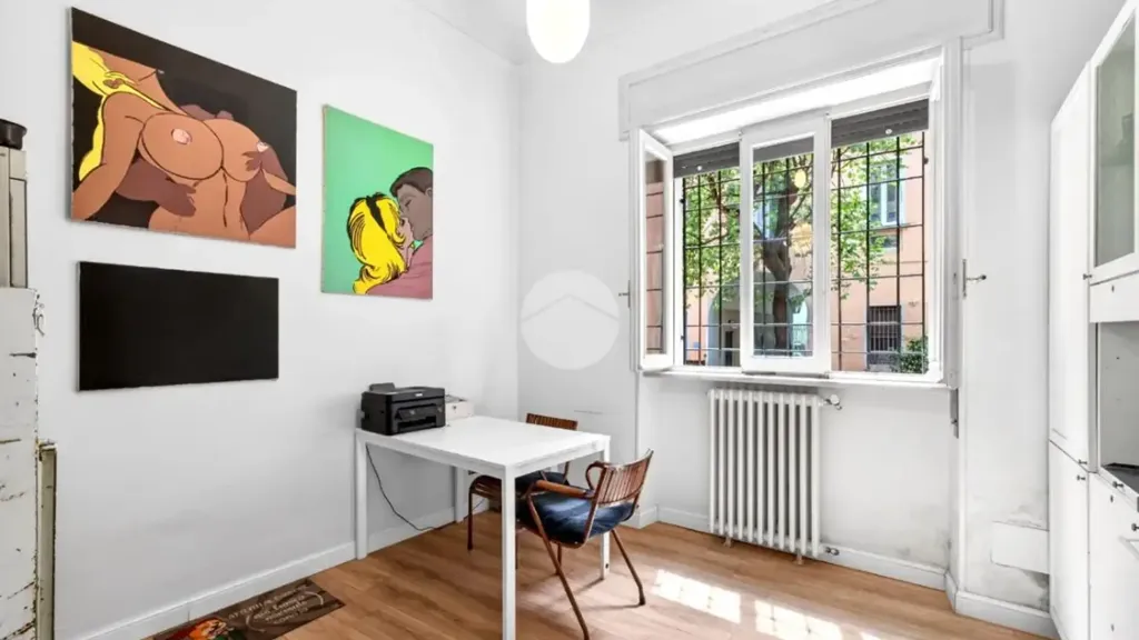 Bureau - Spacious 2-Bedroom Apartment in Brescia