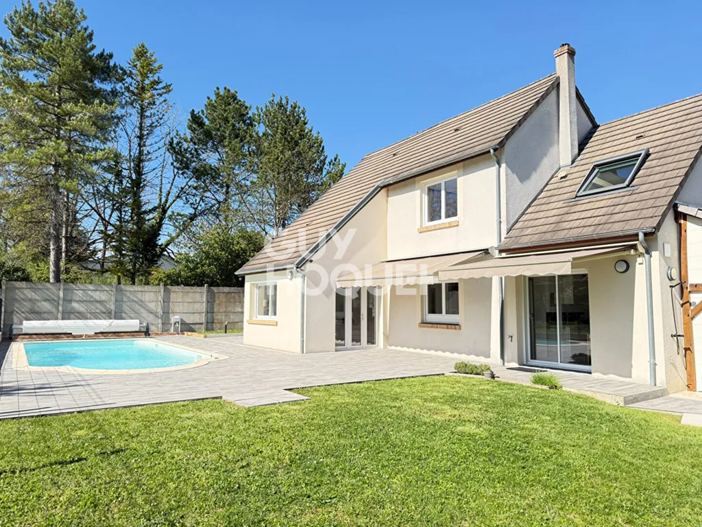 Piscina - Renovated House with Pool in Quiet Area