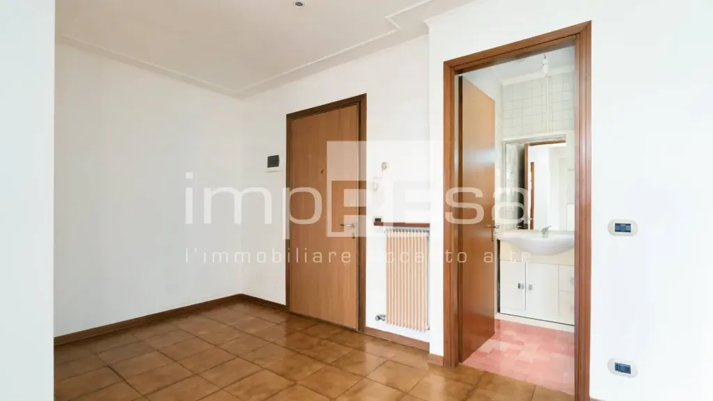 Esik - Spacious Apartment with Garage in Fontane, Villorba
