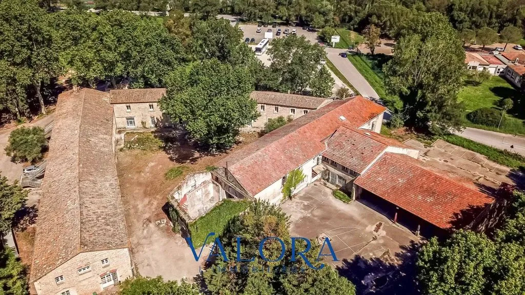 Õhuvaade - Luxury Hotel with Extensive Land in Nîmes