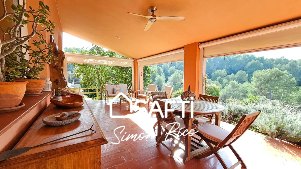 Terrasse - Luxury Villa with Mountain Views in Cervelló