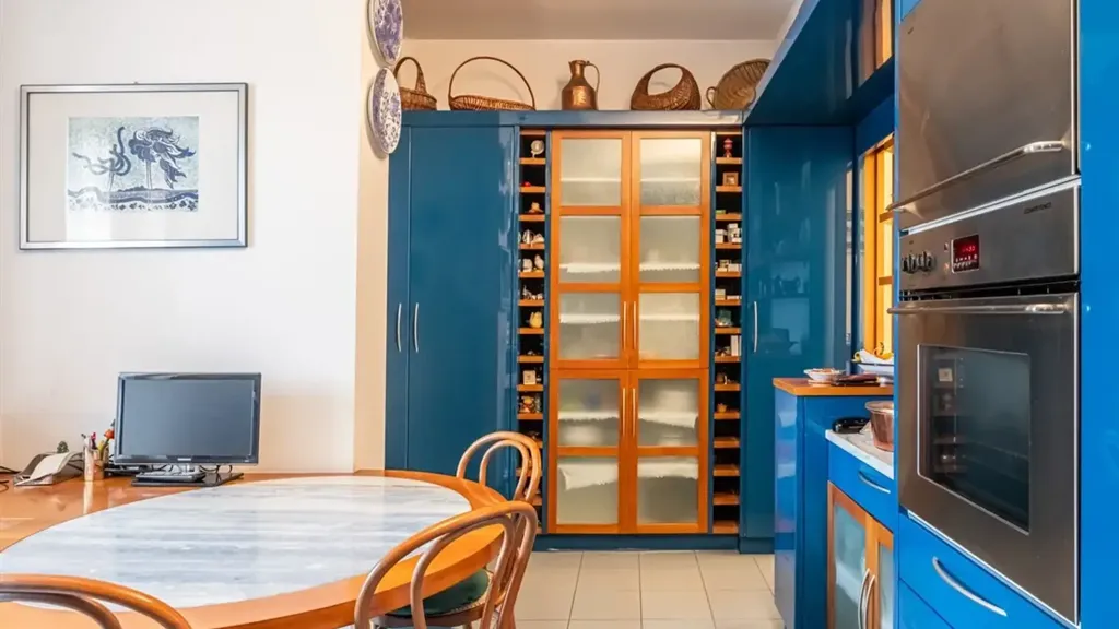Cuisine - Spacious Penthouse with Pool in Milan